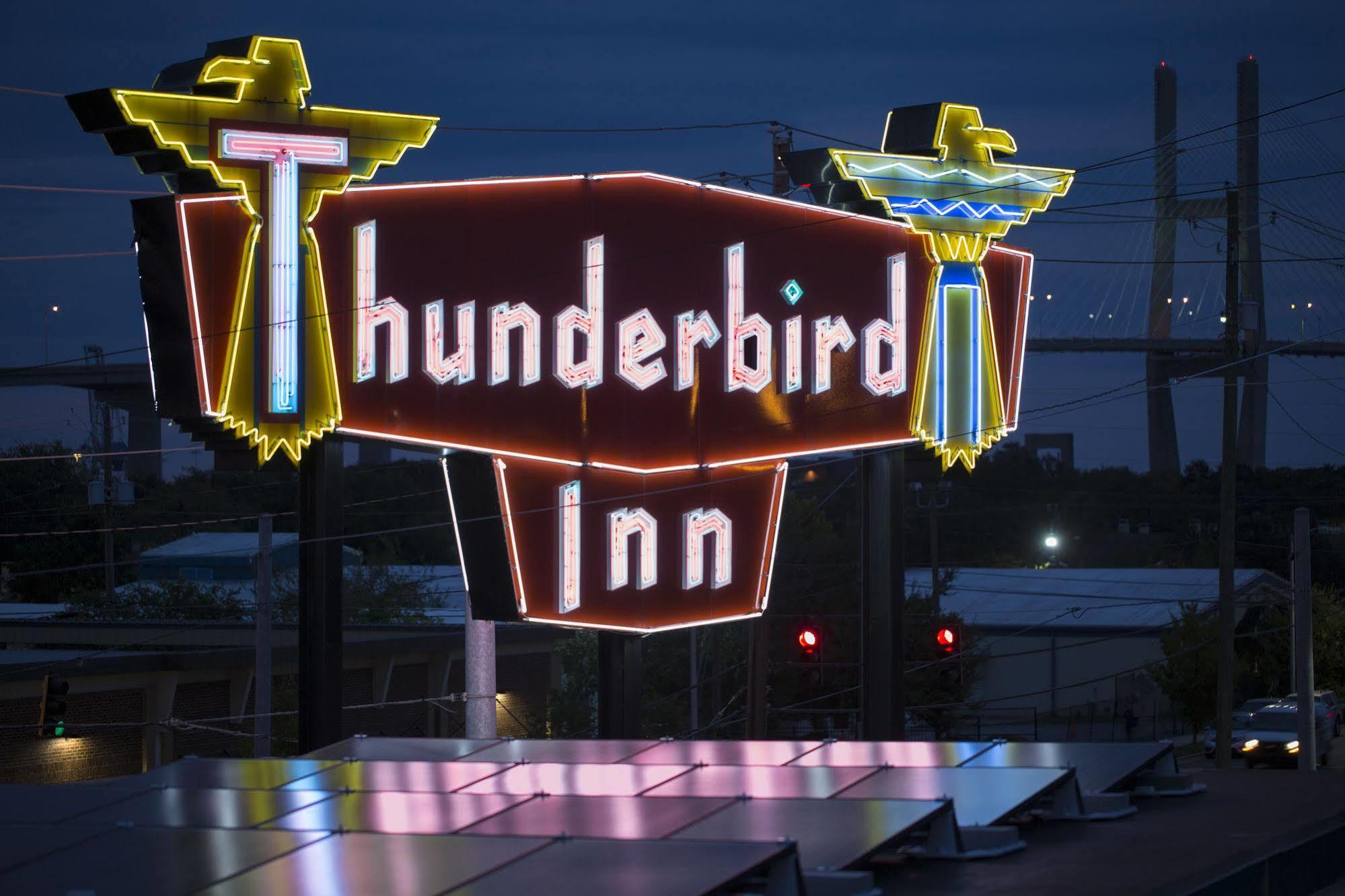 The Thunderbird Inn Savannah Extérieur photo